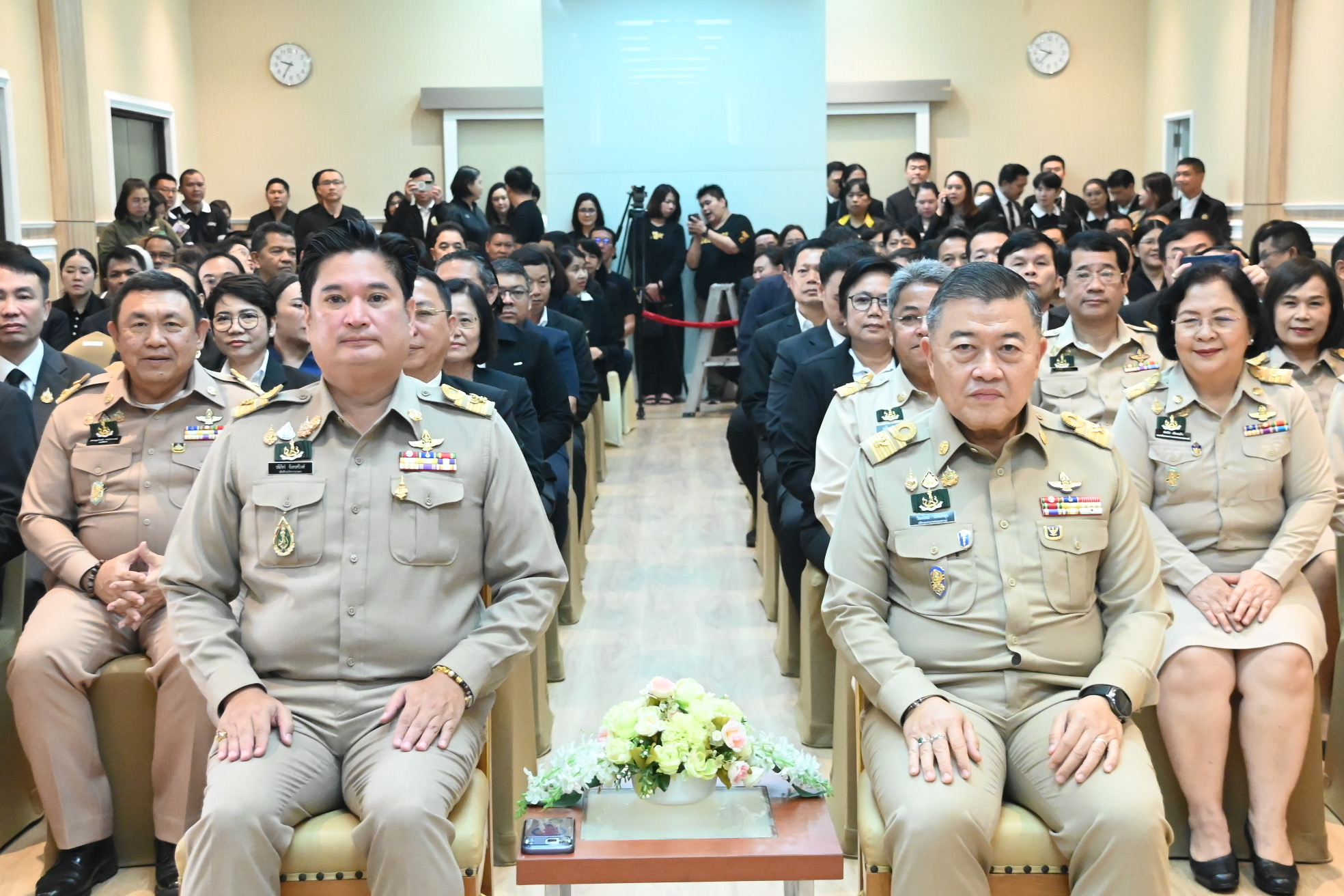 title - ผู้บริหาร ส.ป.ก.ร่วมเป็นสักขีพยานในพิธีรับ - ส่งมอบงานในตำแหน่งปลัดกระทรวงเกษตรและสหกรณ์อย่างเป็นทางการ